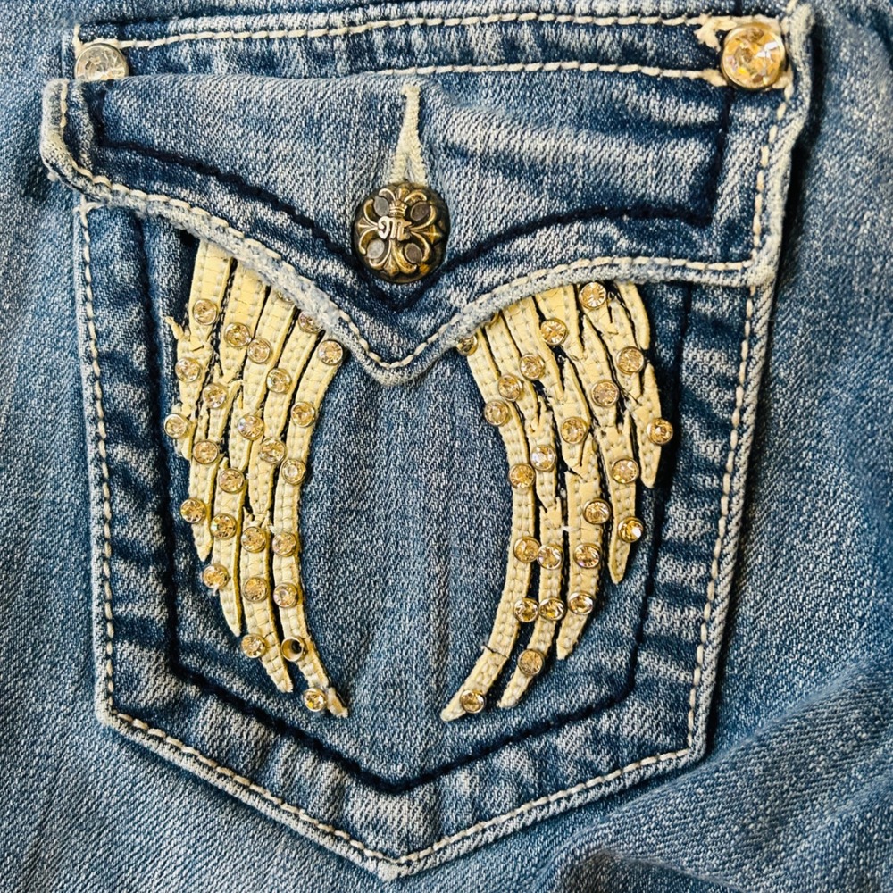 Miss Me Capri Jeans‎ 27 Blue Distressed Rhinestone Wing Flap Pockets Western - Picture 6 of 9